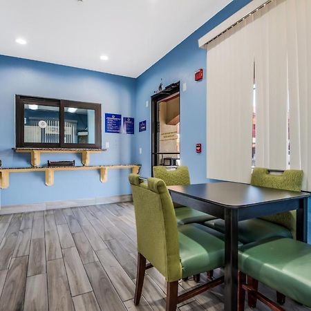 Scottish Inns & Suites Iah Airport-Beltway 8 Aldine Екстериор снимка